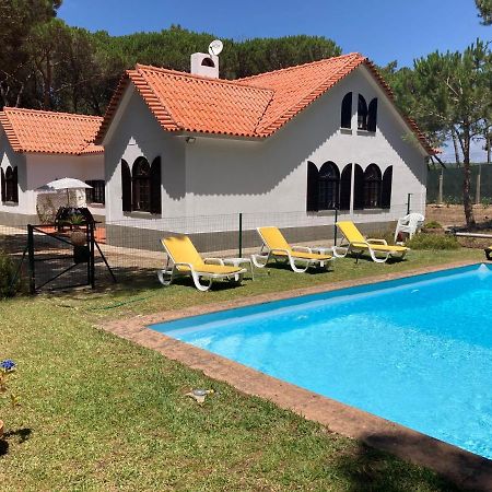 Moradia No Pinhal Com Piscina - Espaco E Privacidade Para As Suas Ferias! Sintra Kültér fotó